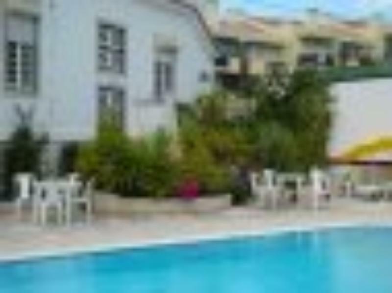 Residencial Pica Pau Hotel Ещорил Екстериор снимка